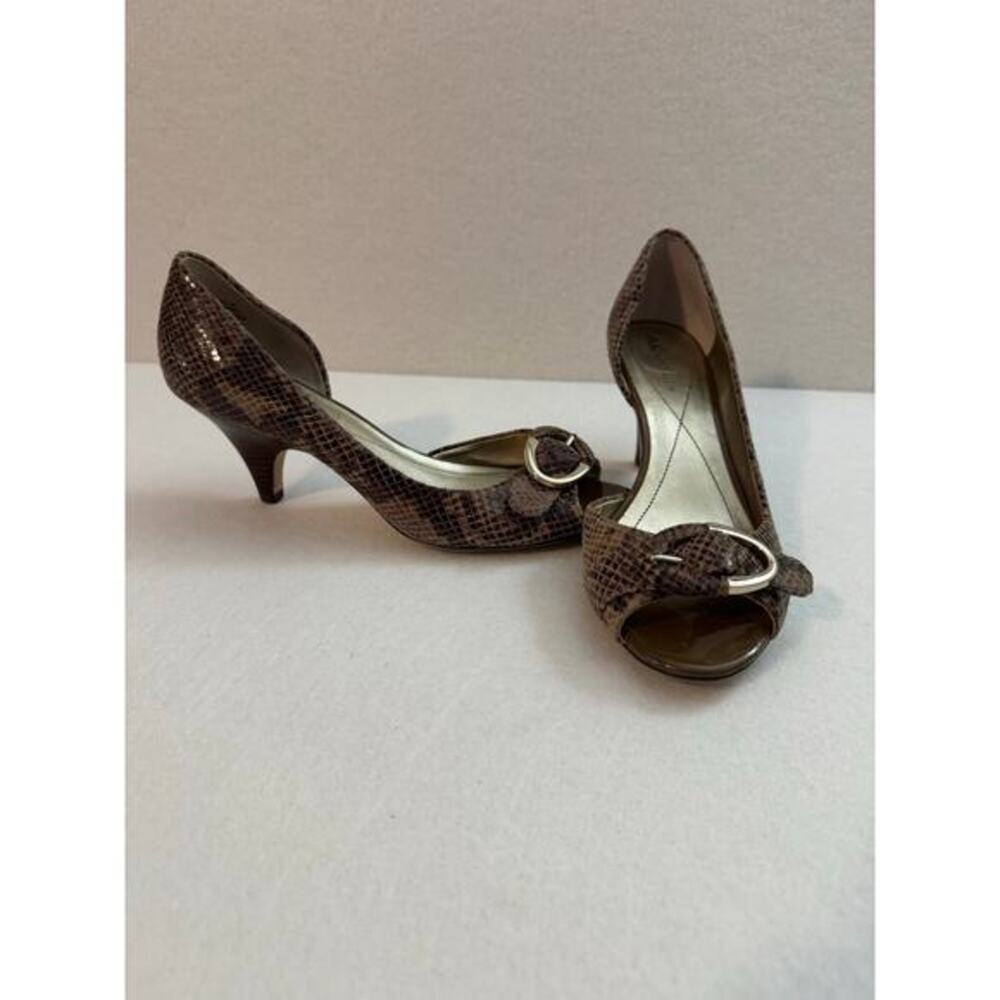 Anne Klein Roselyn 3” Heels Pumps Tan Brown Leather Snakeskin Buckle Peep Toe 9M